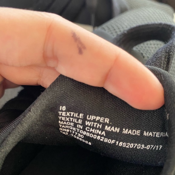 Women’s Canvas Shoes - Picture 3 of 3